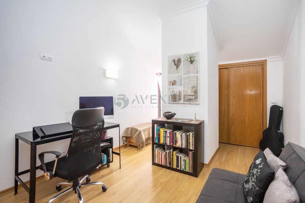 T2 Duplex c/ Terraço, Varanda e Garagem Box – Baixa da Banheira