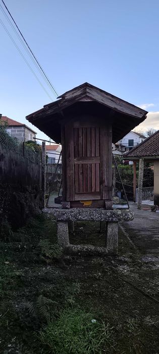 Espigueiro/canastro antigo