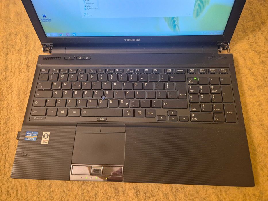Solidny laptop i5 Toshiba Tecra R950 + stacja dokująca