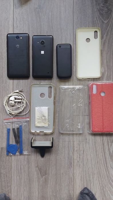 Pack de telemóveis + Acessórios - Tudo 5€