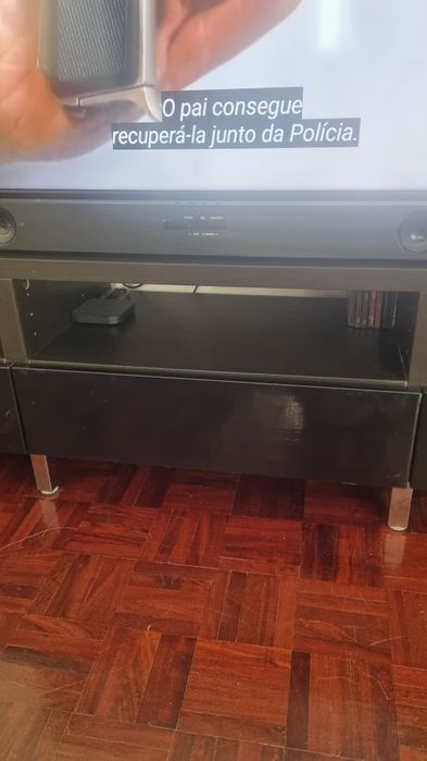 Móvel TV preto com 3 gavetas