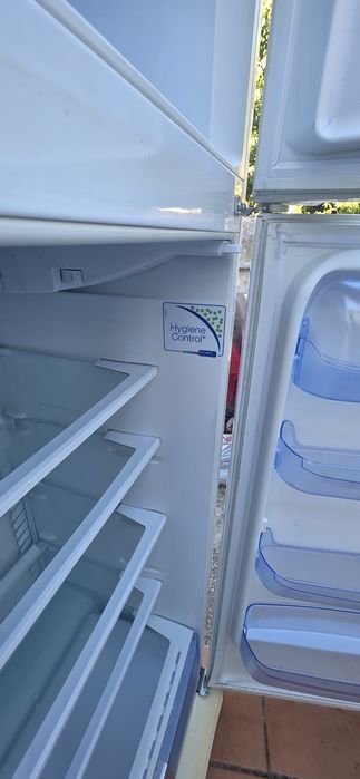 Frigorífico Indesit...Esta em bom estado  200€ negociável!