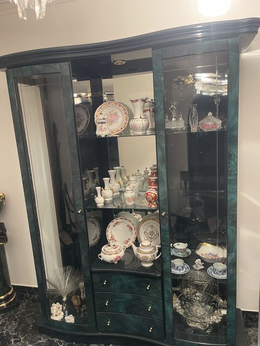 Vitrine de sala espelhado em tons verdes