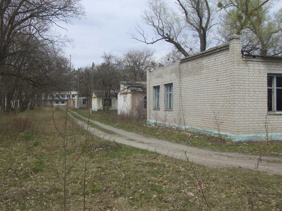 Продам турбазу Днепропетровская обл, Самарь 3,5 га земли  4 тыс м2 зданий 70 $ за м2 от собственника