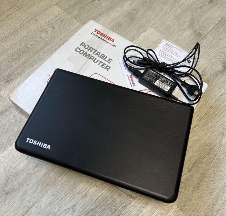 Надежный Ноутбук Toshiba 4 ядра, Новый SSD
