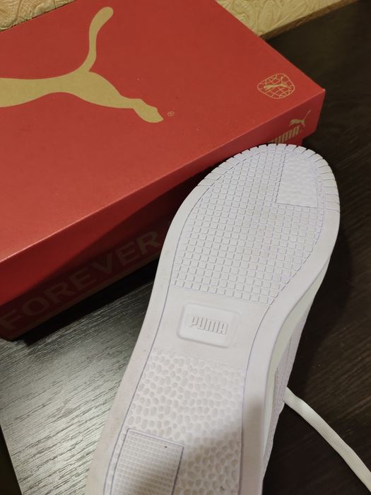 Кроссовки PUMA, р-р. 39,  женские, кожа натуральная, цвет Белый