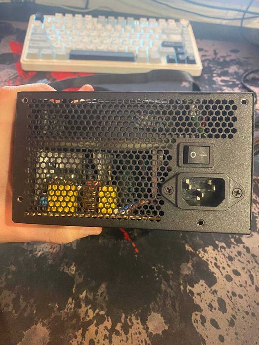 Zasilacz Corsair CX600m