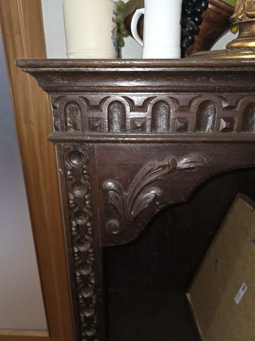 Movel antigo, madeira maciça