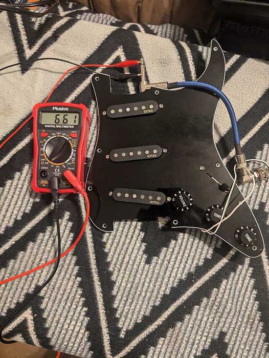 EMG ST-65 Passive Prewired Stratocaster Pickguard Set, Black пікгард