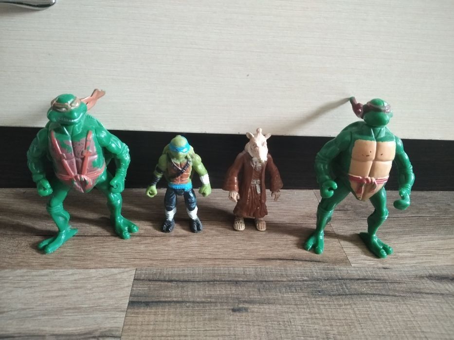 Продам  бу персонажи  із мультика три кота ..