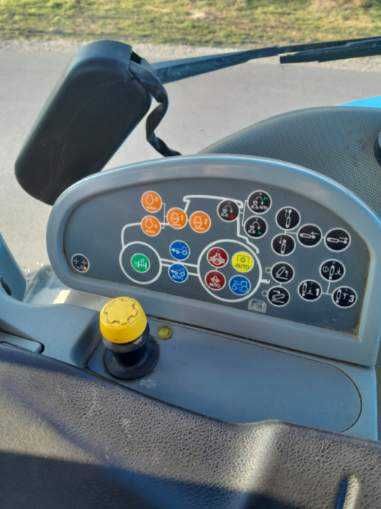 Трактор New Holland