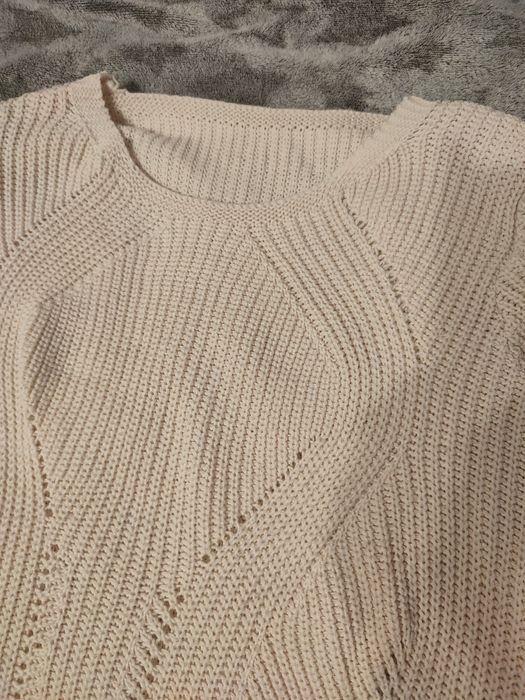 Sweter pudrowy róż