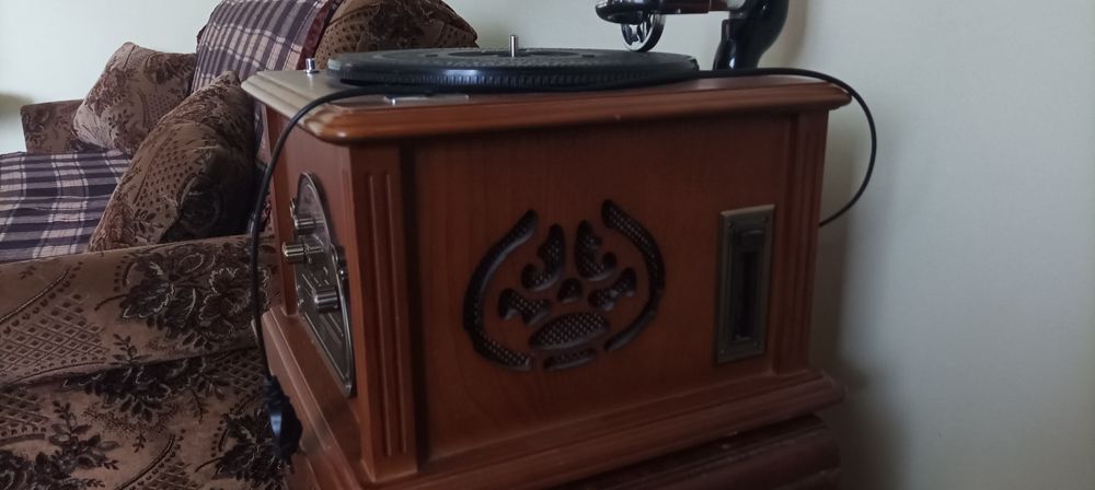 Gramofon retro winyle