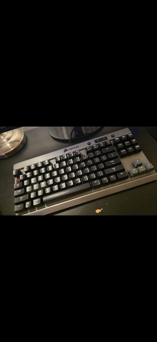 Teclado Mecânico Gaming Corsair Vengeance K65 (TKL - Layout US)