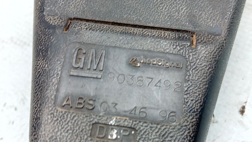 Pré-tensor cinto frente direito OPEL Corsa B Van