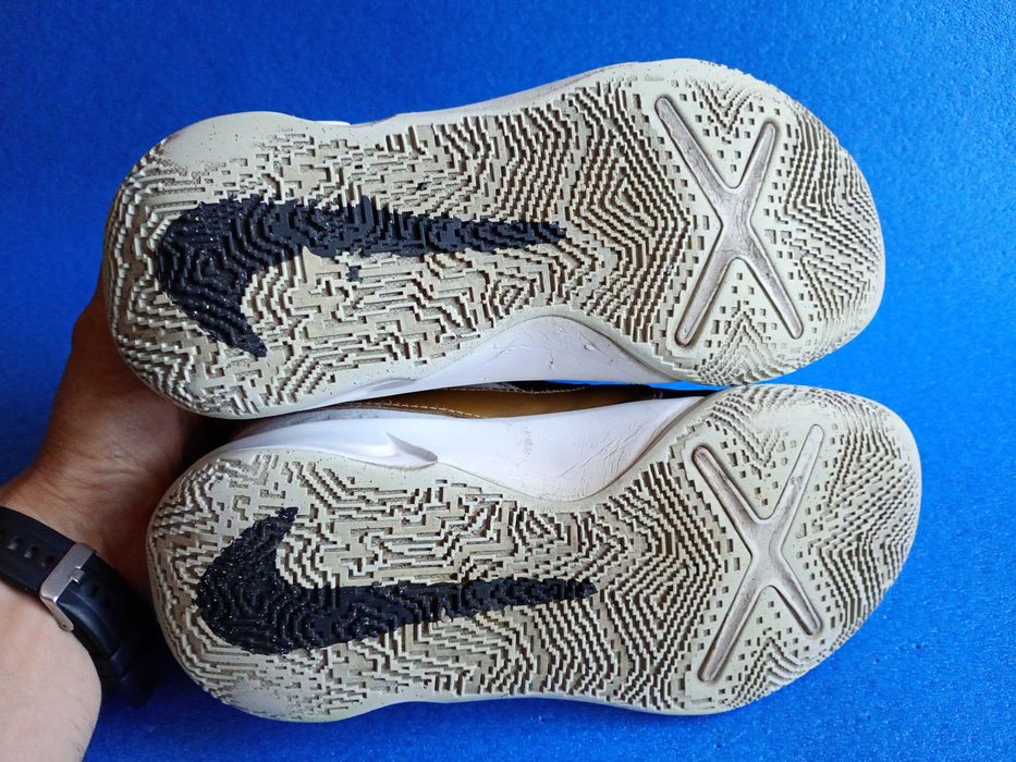 Buty chłopięce Nike Hustle 39