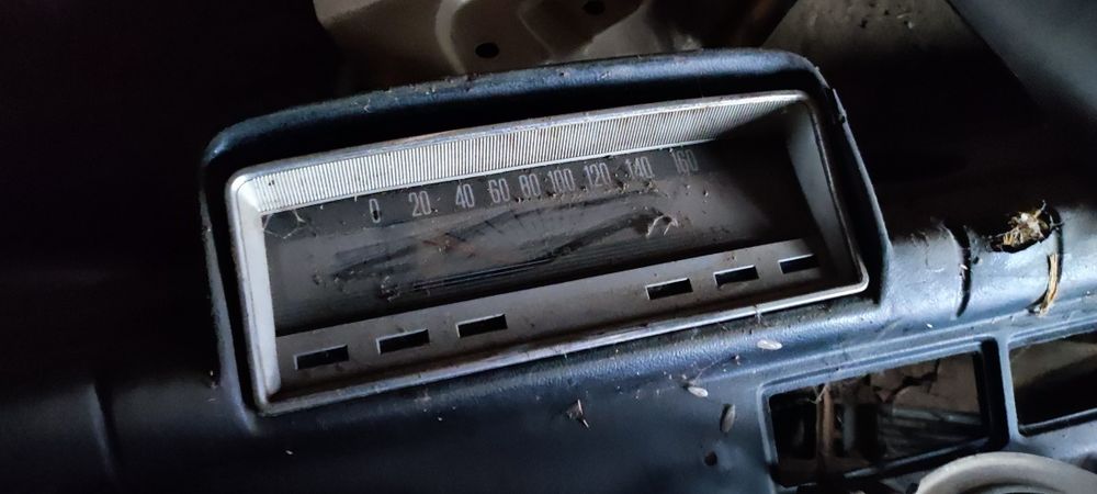 Панелі приборів ваз, та інші запчастини