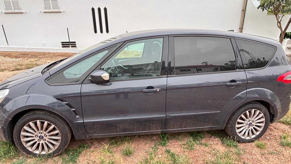 Viatura Usada Ford S-Max 1.6 TDCi 115cv 2014 – Avariada / Para Reparação
