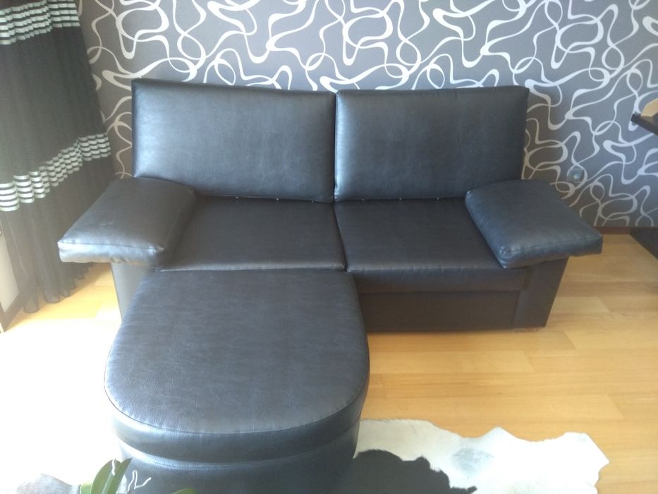 Sofa em pele preto com chaise longie
