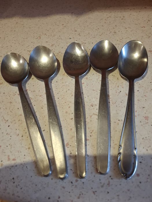 Łyżki do zupy kolekcjonerskie.