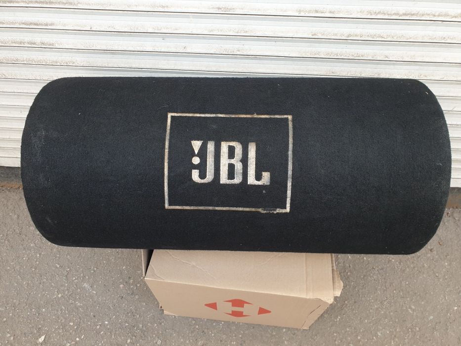 Сабвуфер JBL CS1204T 