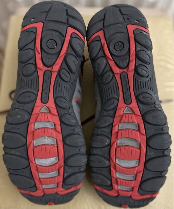 Кросівки MERRELL.