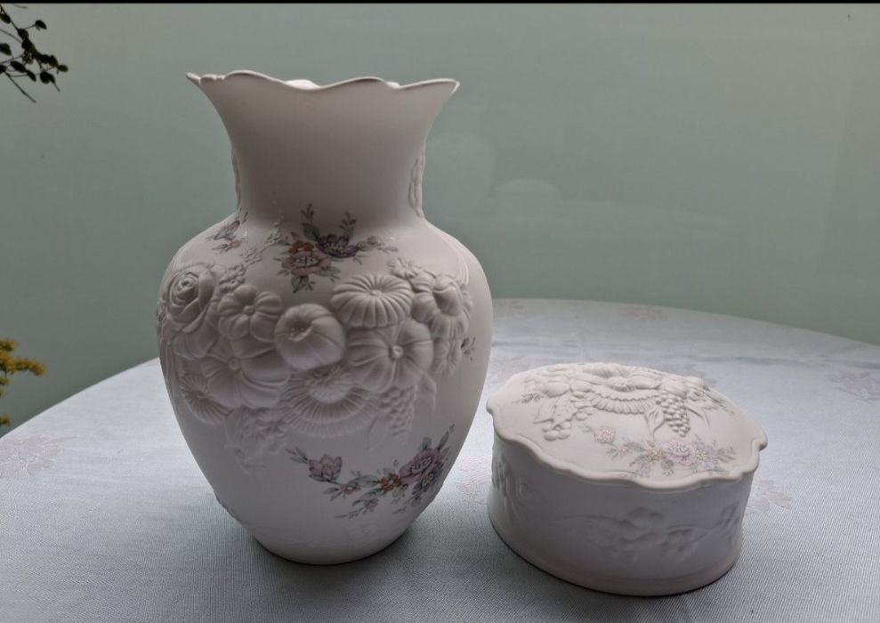 Вази,  скринька  Keiser