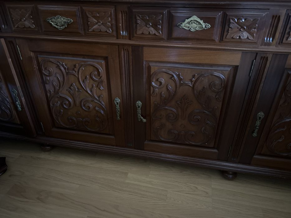 Estante Vintage com desenhos florais