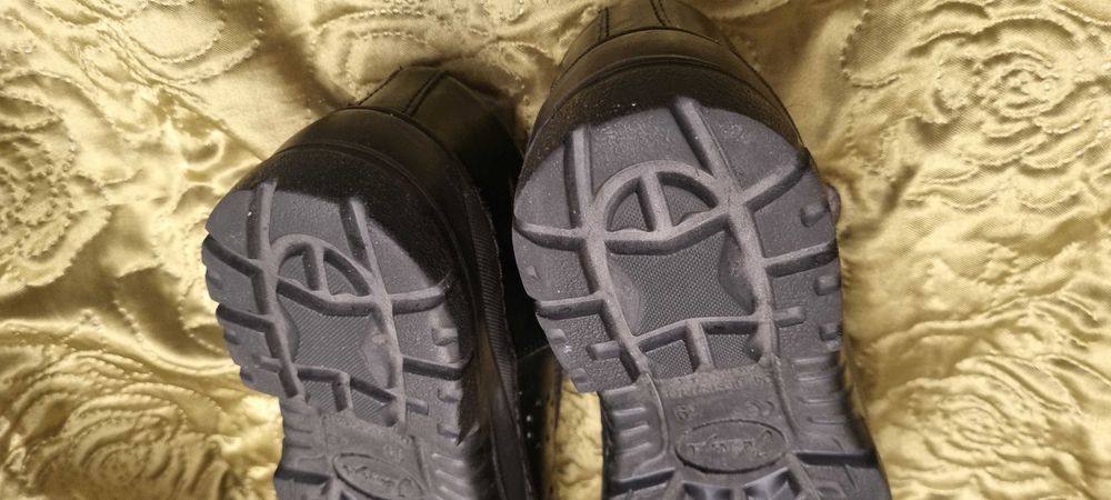 Buty ochronne r. 39 czarne oill resistant antistatic