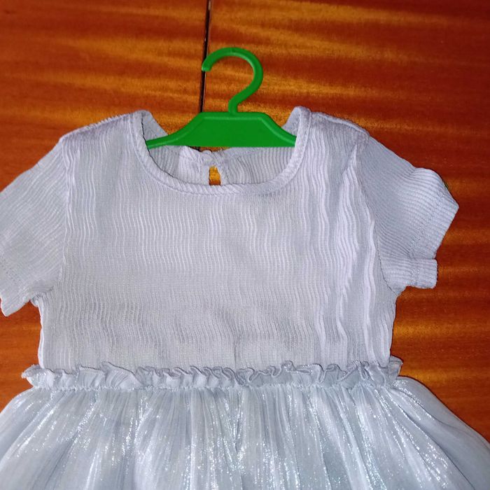 DZIEWCZYNKA - piekna sukienka na podszewce -srebrna -rozmiar -92cm