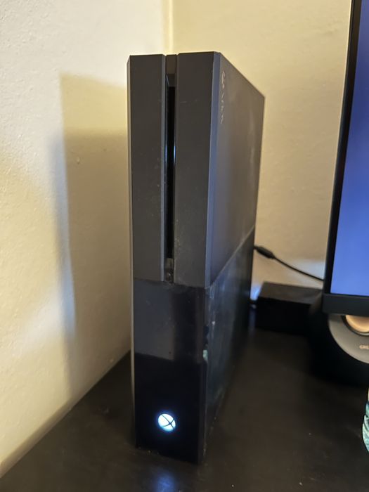 Xbox one Fat 500Gb com comando em excelente estado