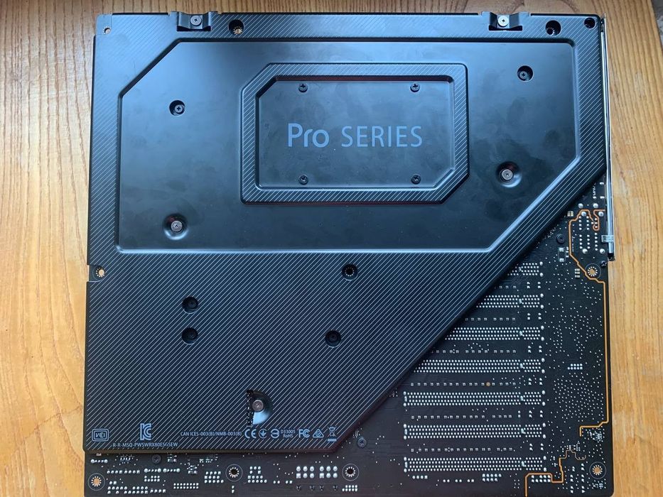 Asus WRX80E-Saga SE WIFI Pro series AMD sWRX8