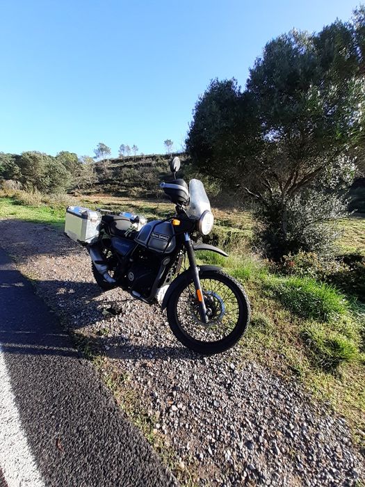 Vendo Himalayan de 2020 em bom estado e com caixas