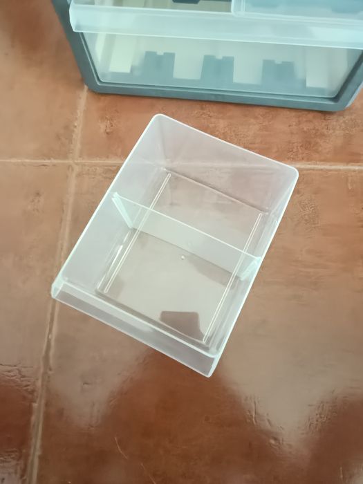 Caixa organizadora com gavetas de plástico(Novo)