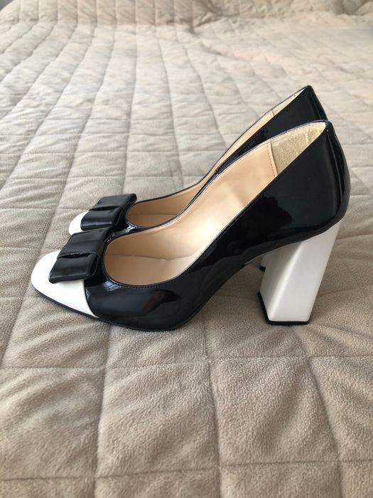 Туфлі чорно-білі, Італія, розмір 37