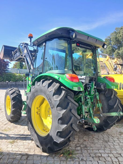 Trator John Deere 5075E