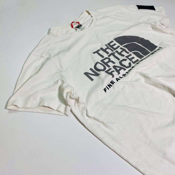 Футболка The North Face