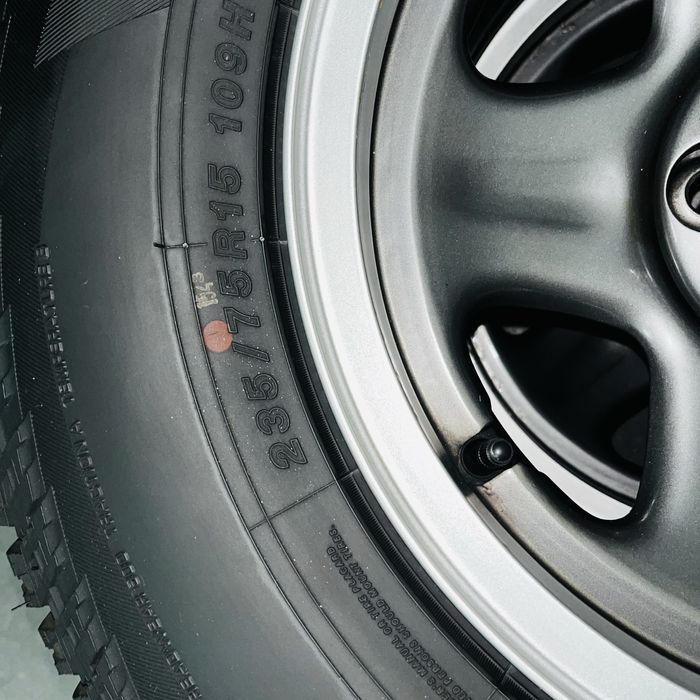 Pneus e Jantes Jeep Cherokee XJ-ZG 235/75 R15