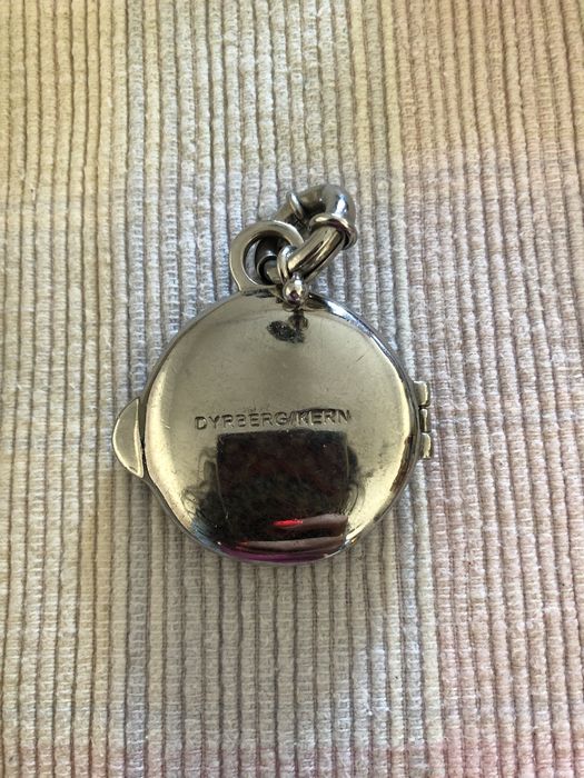 Dyrberg kern pendente