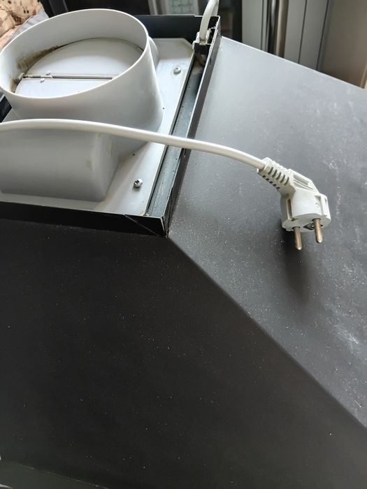 Продаю вытяжку Пирамида бу