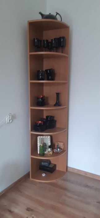 Etażerka.   Narożnik.