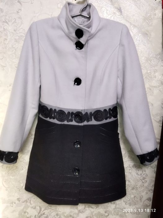 Пальто демісезонне ,S розмір