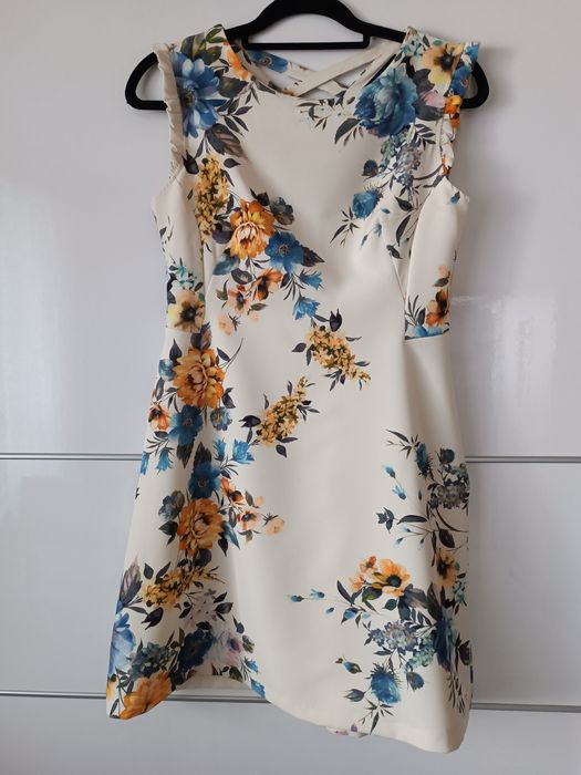 Sukienka w kwiaty