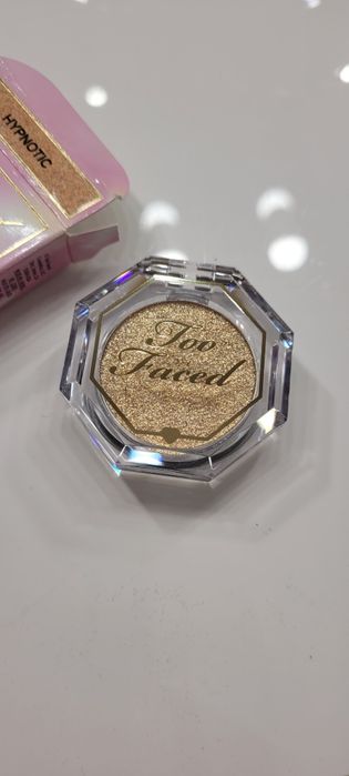 Nowy cień too faced hypnotic
