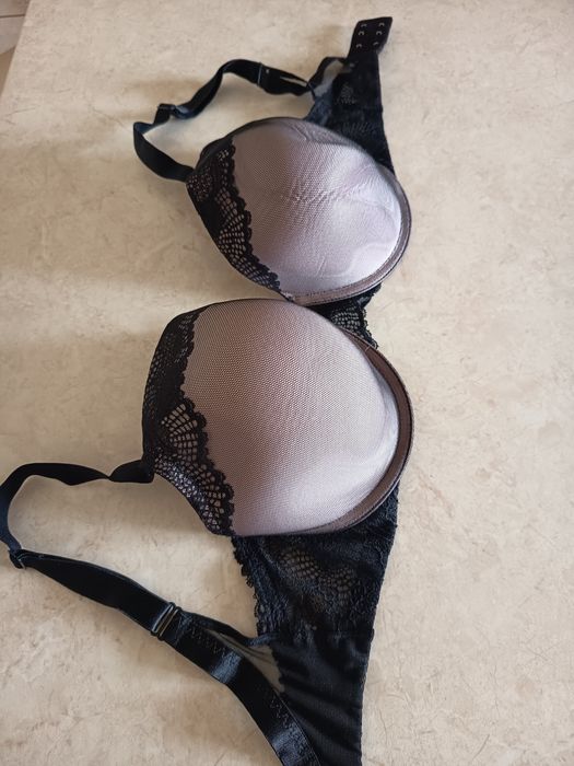 Stanik biustonosz 75 G Triumph z fiszbinami