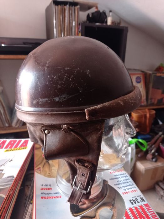Capacete modelo militar de 1935