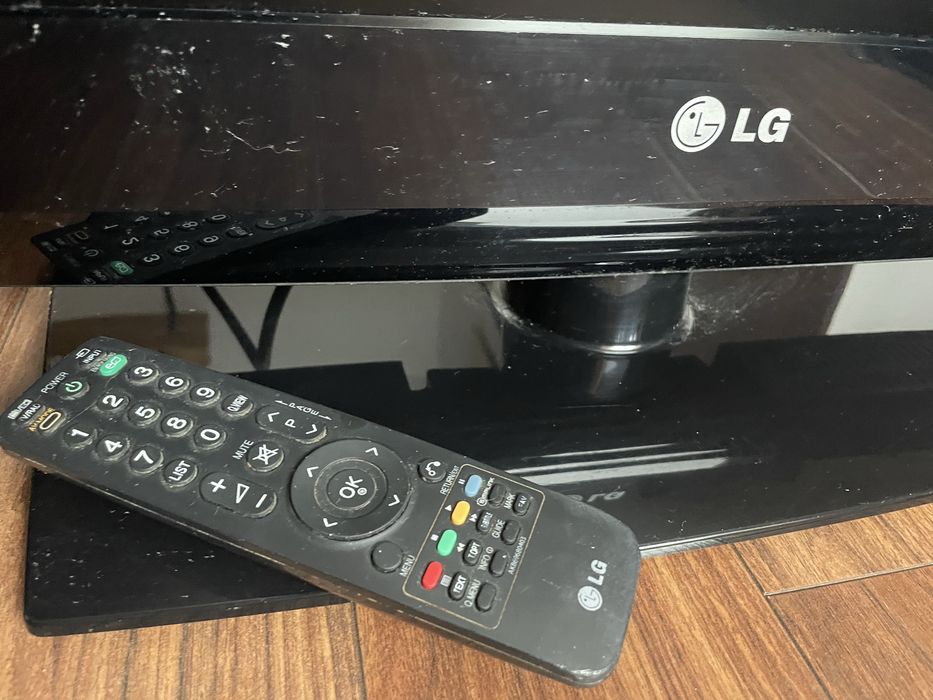 LG 32” - super stan