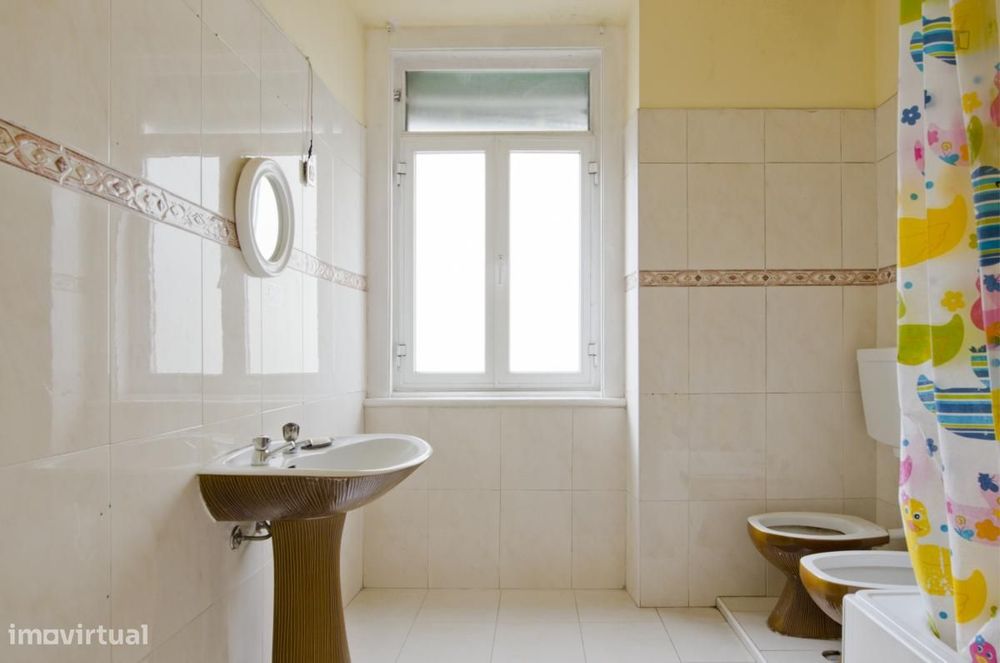 Quarto - localizado em Alameda Lisbon