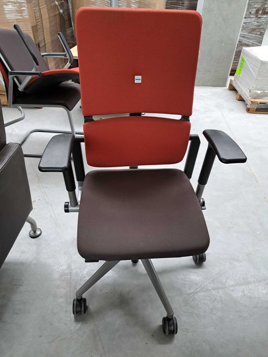 Krzesło biurowe Steelcase Please V2