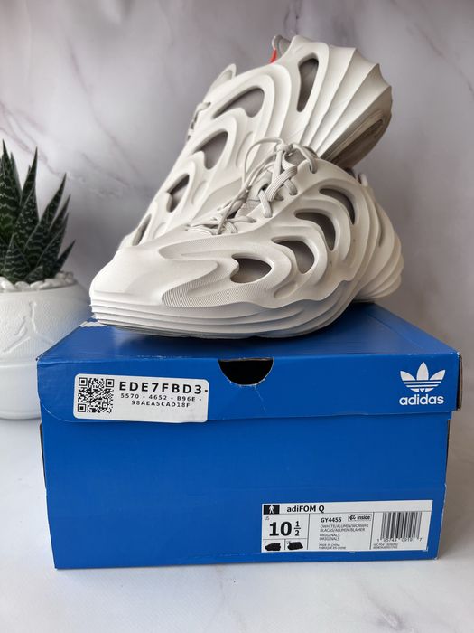 ADIDAS ADIFOM Q OFF WHITE розмір 44(28,5см)